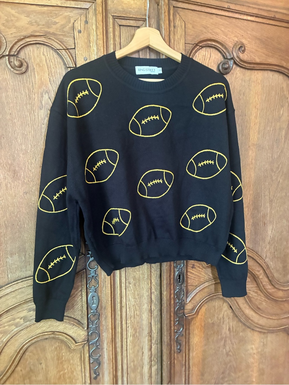 Ring Street Black & Yellow Football Stitching Knit Sweater Size Small - Picture 3 of 7